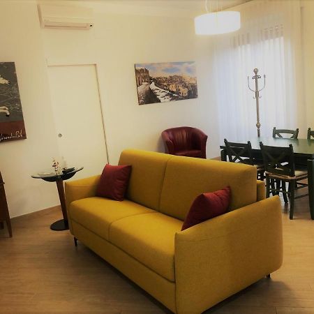 Sul Teatro Apartment Matera Bagian luar foto